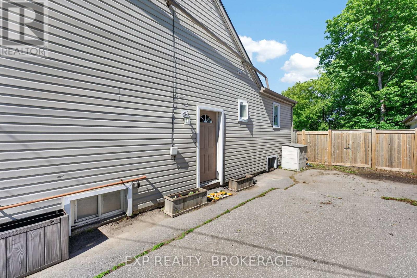 911 Division Street, Kingston, Ontario  K7K 4C6 - Photo 34 - X13477962