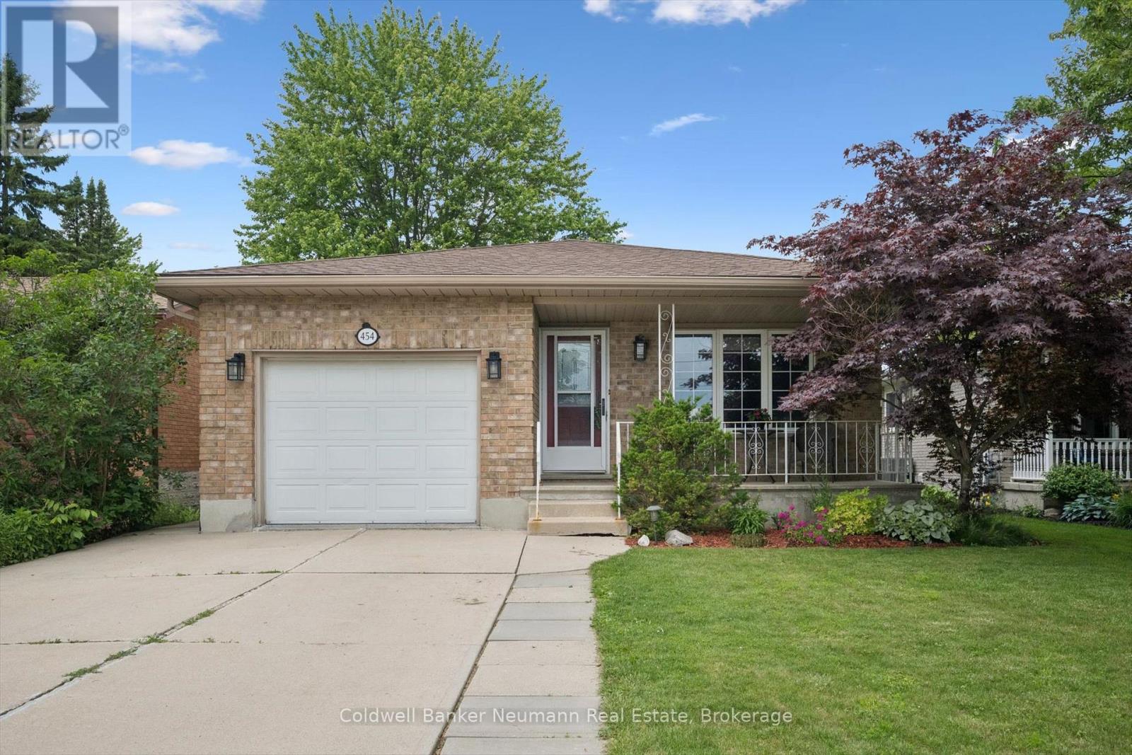 454 HIBERNIA STREET, stratford, Ontario