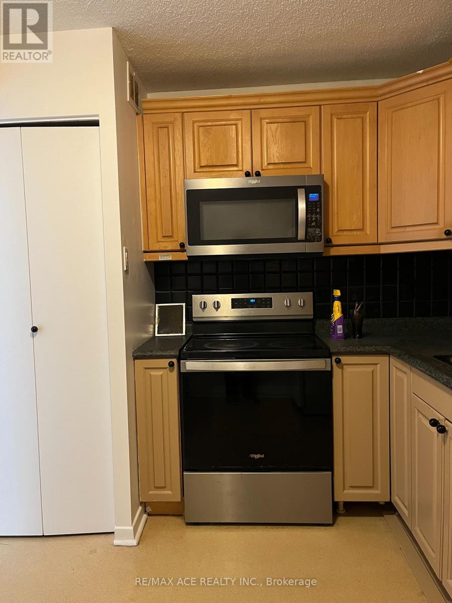 2807 - 10 Tangreen Court, Toronto, Ontario  M2M 4B9 - Photo 10 - C13170768