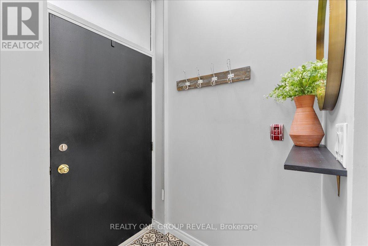 112 - 15 Brunel Court, Toronto, Ontario  M5V 3Y6 - Photo 9 - C13428408