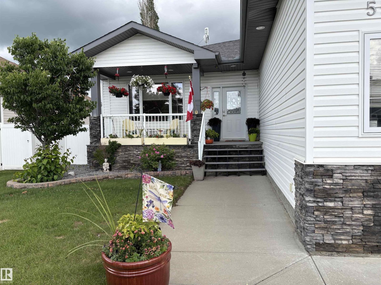 5528 43 ST, Lamont, Alberta