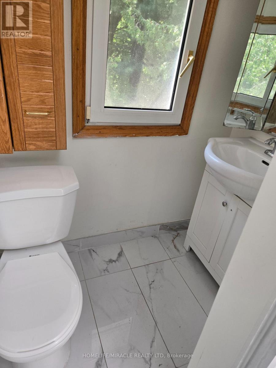 29 Codsell Avenue, Toronto, Ontario  M3H 3V7 - Photo 30 - C13462998