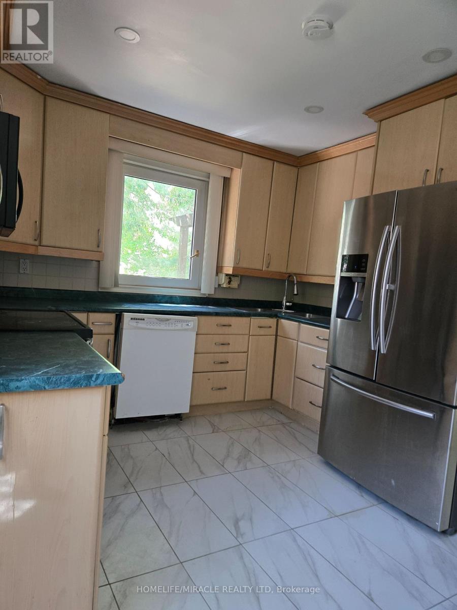 29 Codsell Avenue, Toronto, Ontario  M3H 3V7 - Photo 15 - C13462998
