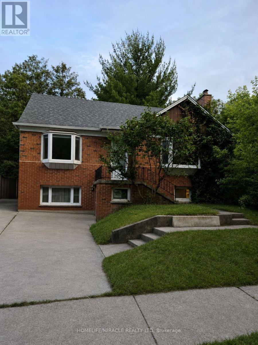 29 Codsell Avenue, Toronto, Ontario  M3H 3V7 - Photo 4 - C13462998