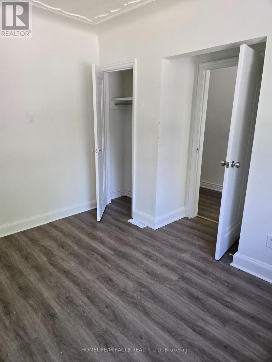 29 Codsell Avenue, Toronto, Ontario  M3H 3V7 - Photo 8 - C13462998