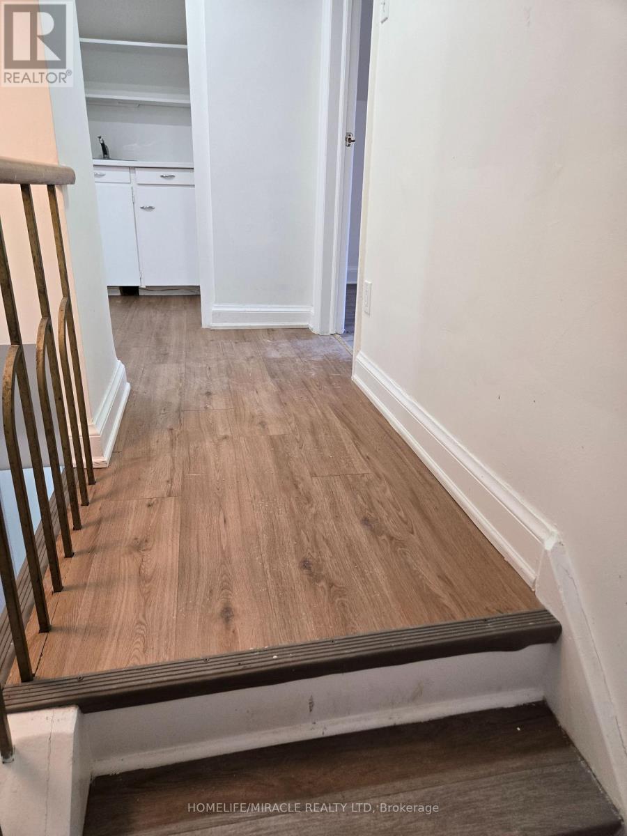 29 Codsell Avenue, Toronto, Ontario  M3H 3V7 - Photo 25 - C13462998