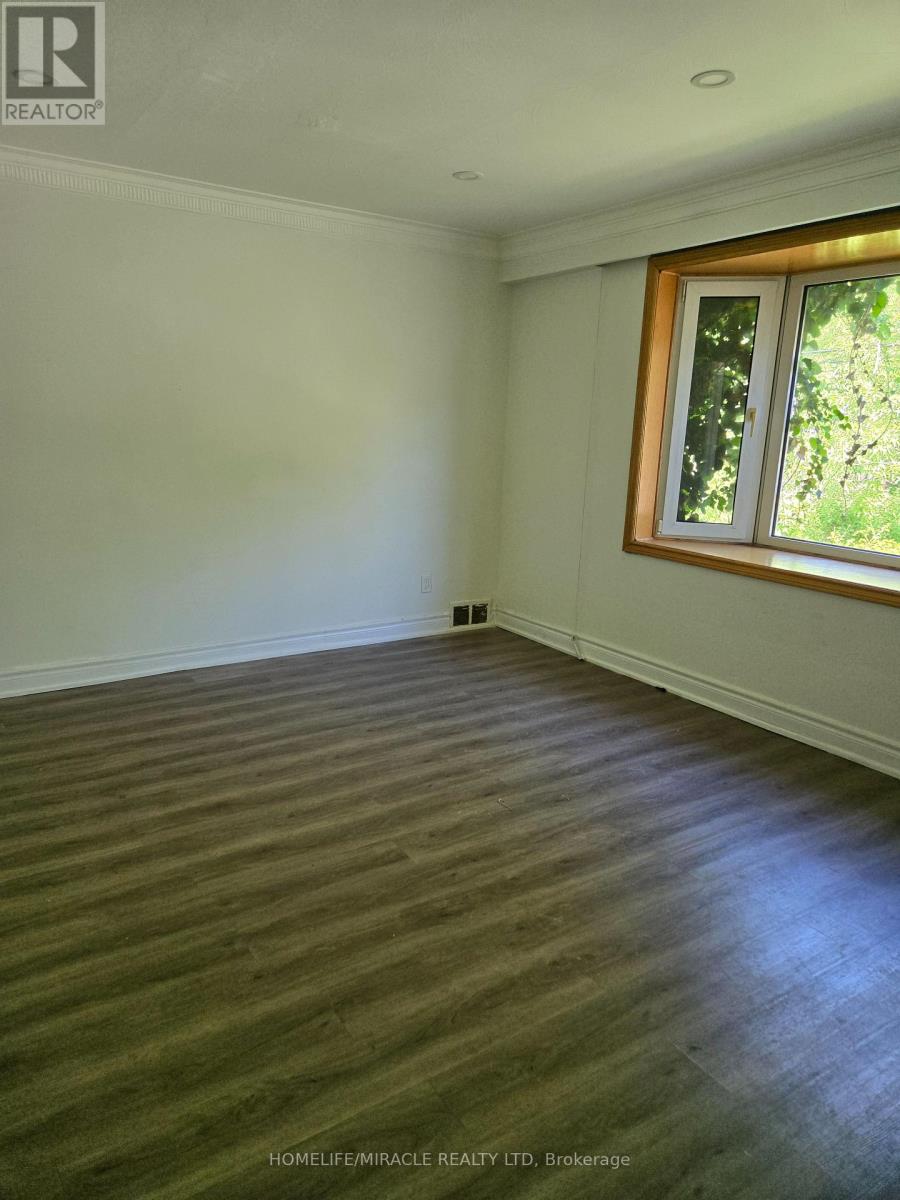 29 Codsell Avenue, Toronto, Ontario  M3H 3V7 - Photo 9 - C13462998
