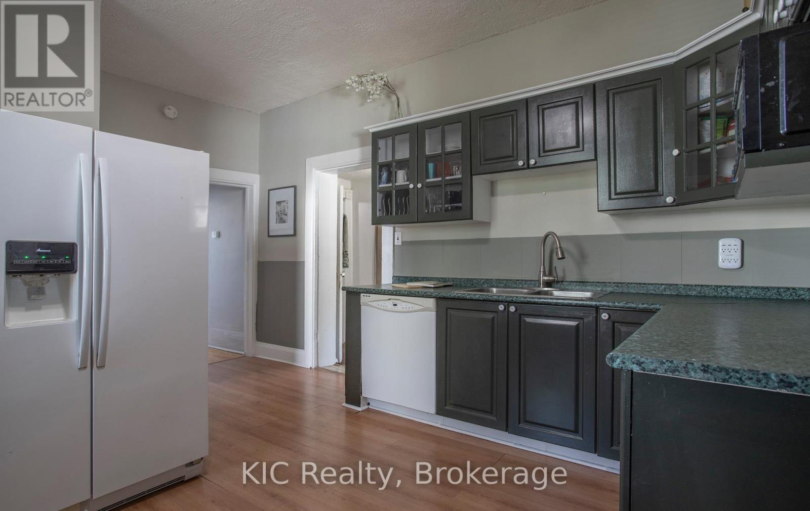 45 Albany Street, Oshawa, Ontario  L1H 2Y9 - Photo 10 - E13477446