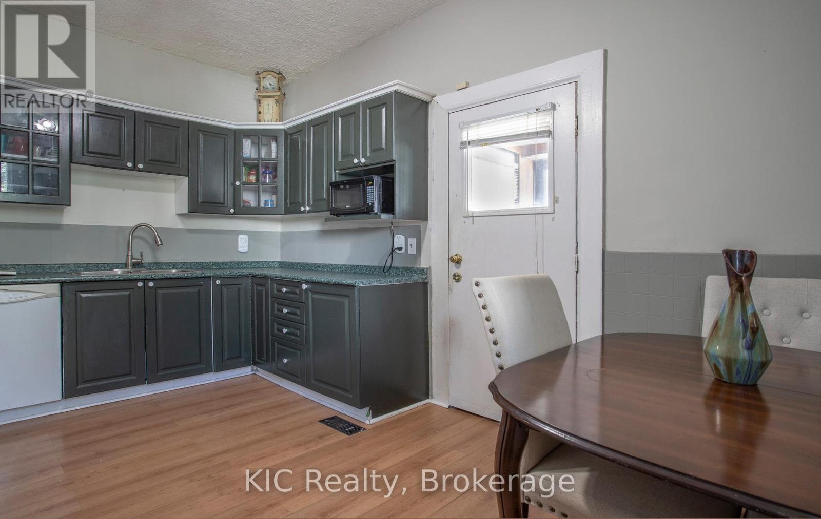 45 Albany Street, Oshawa, Ontario  L1H 2Y9 - Photo 12 - E13477446