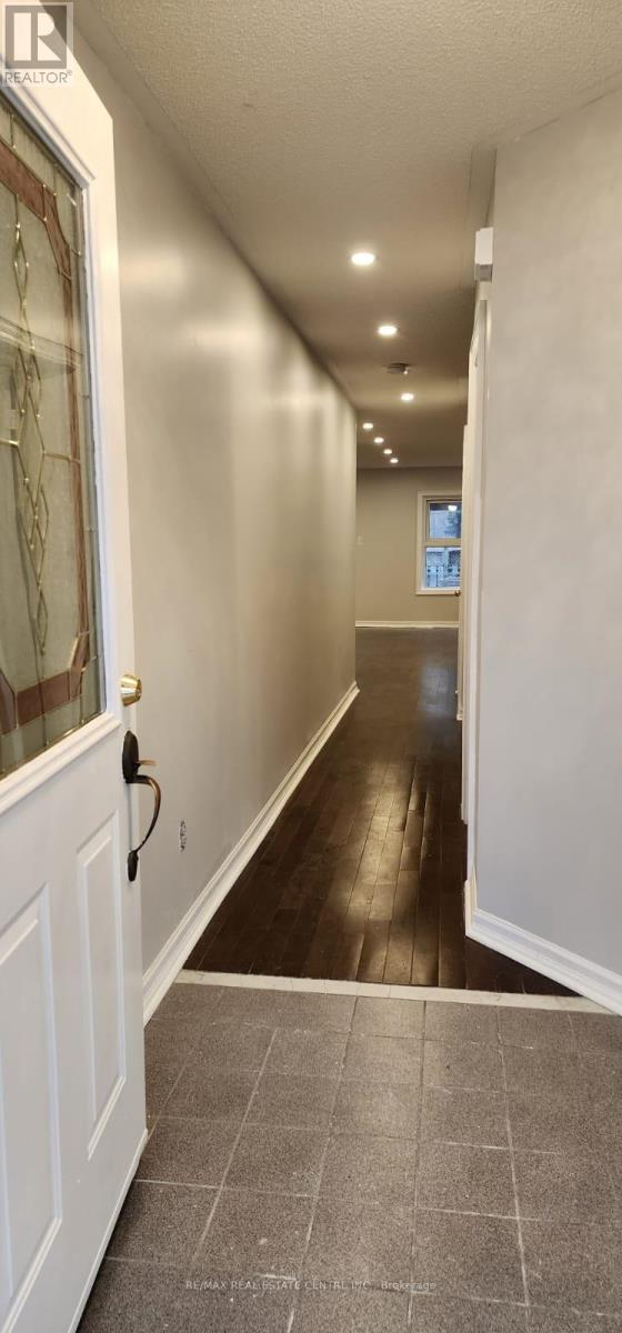 6850 Dillingwood Drive, Mississauga, Ontario  L5N 6Z9 - Photo 5 - W13477148