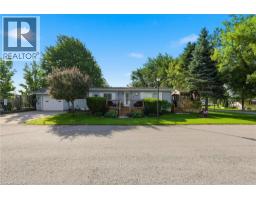 90 FAIRVIEW Crescent, Listowel, Ontario