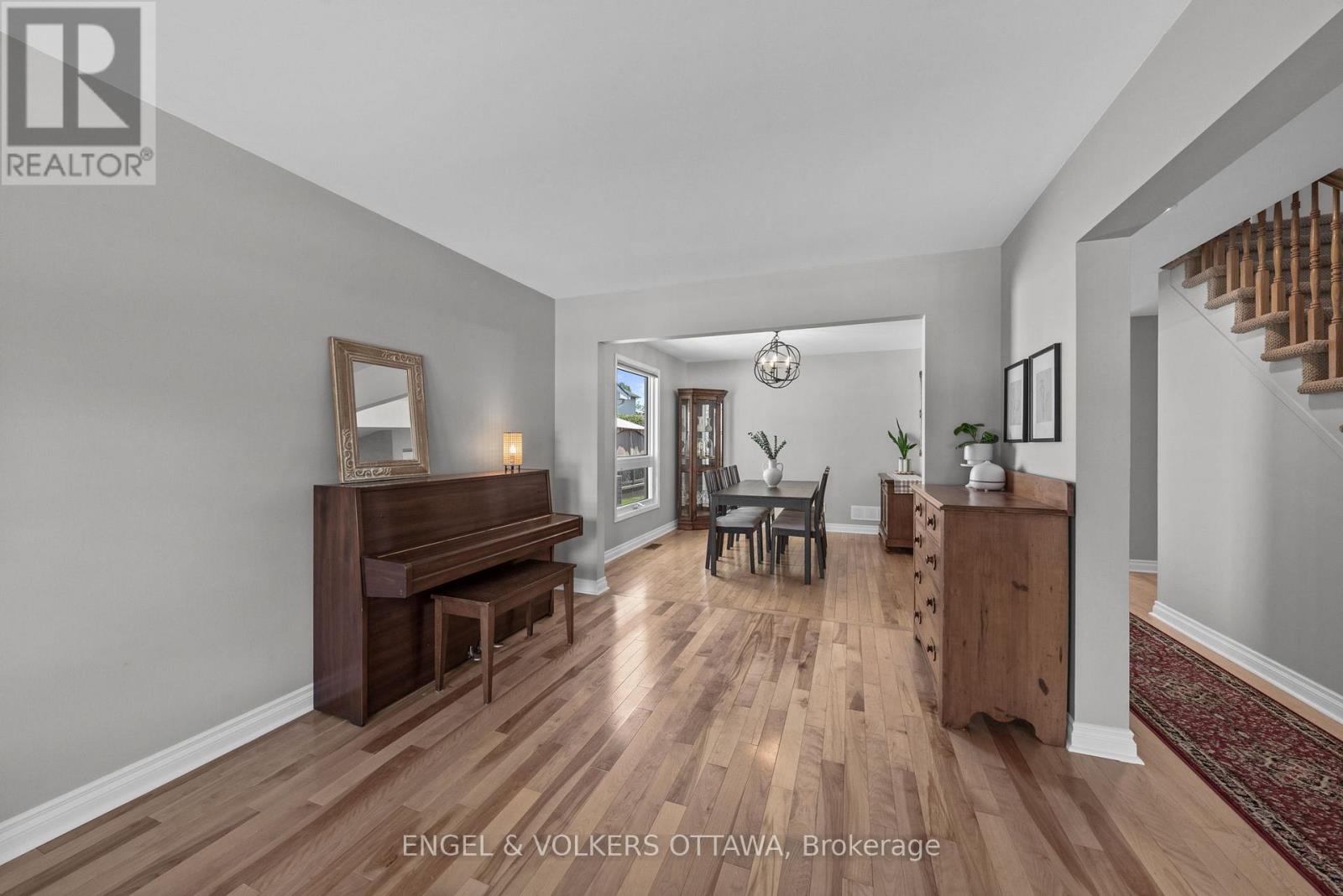 1448 Leblanc Drive, Ottawa, Ontario  K1C 3W6 - Photo 4 - X13478388