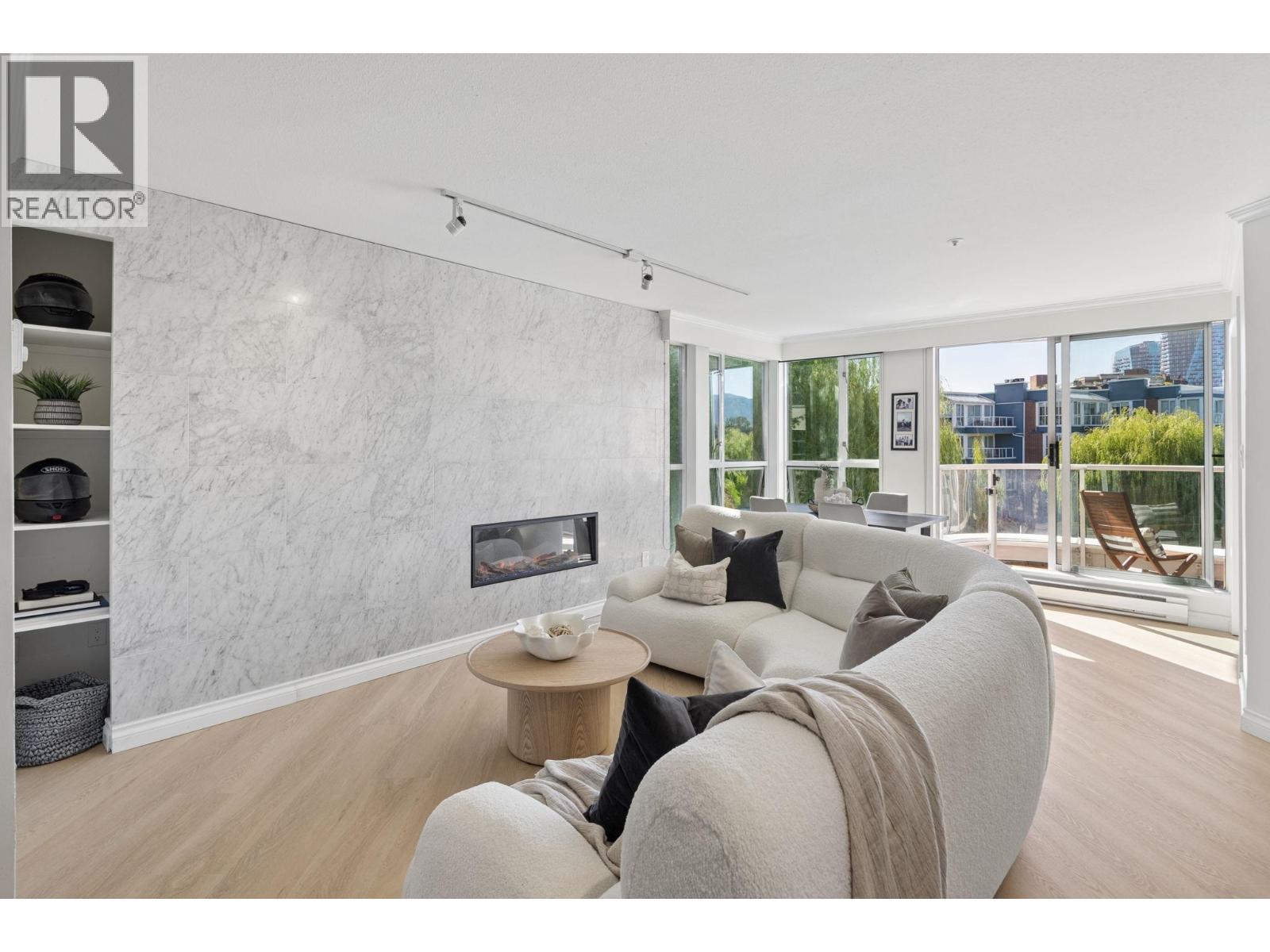 301 1502 ISLAND PARK WALK