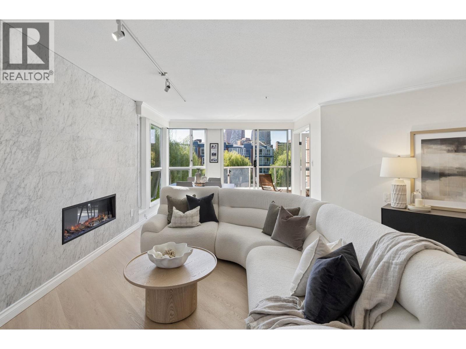 301 1502 Island Park Walk, Vancouver, British Columbia  V6H 3Z8 - Photo 2 - R3138788