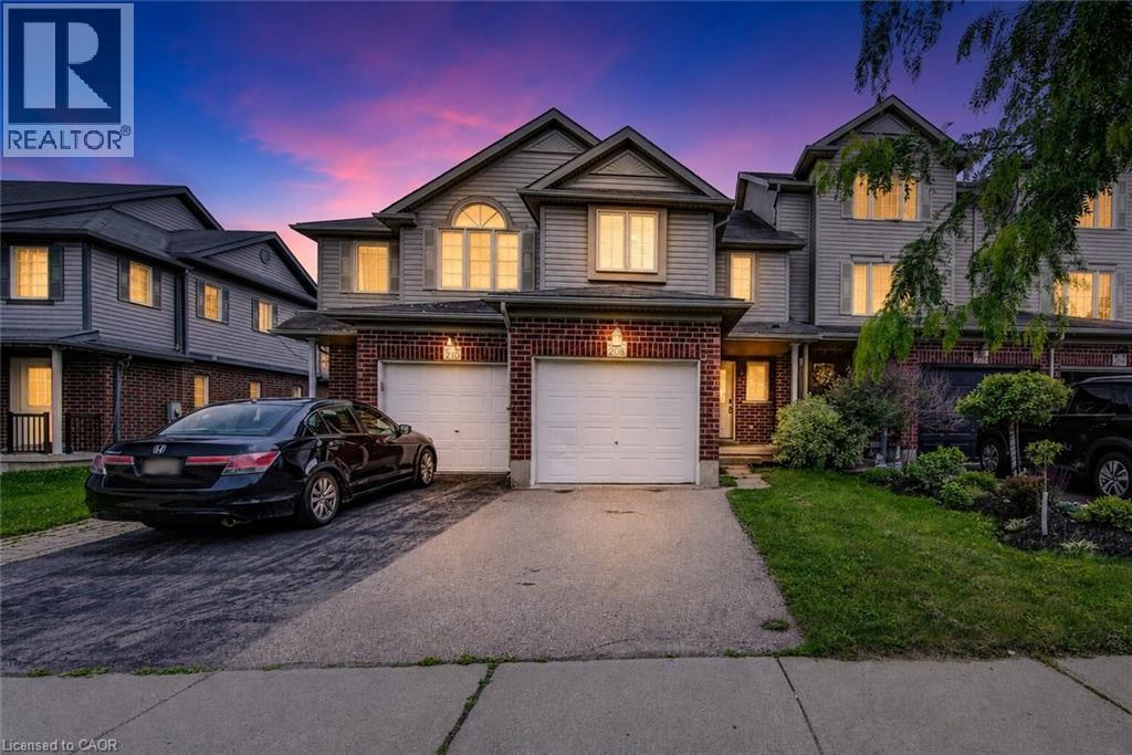 208 FEATHERSTONE Crescent, Kitchener, Ontario