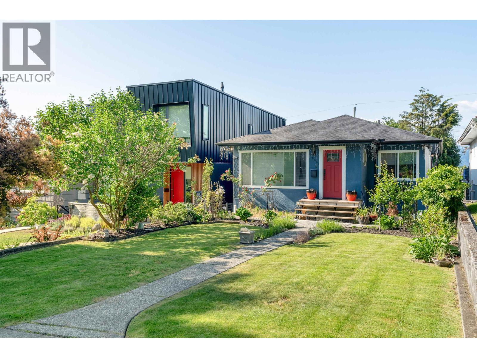 Lower 2621 E 5th Avenue, Vancouver, British Columbia  V5M 1N1 - Photo 2 - R3138803