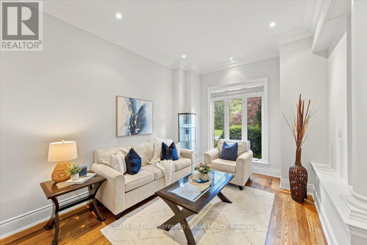 6 Wentworth Avenue, Toronto, Ontario  M2N 1T6 - Photo 3 - C13478200