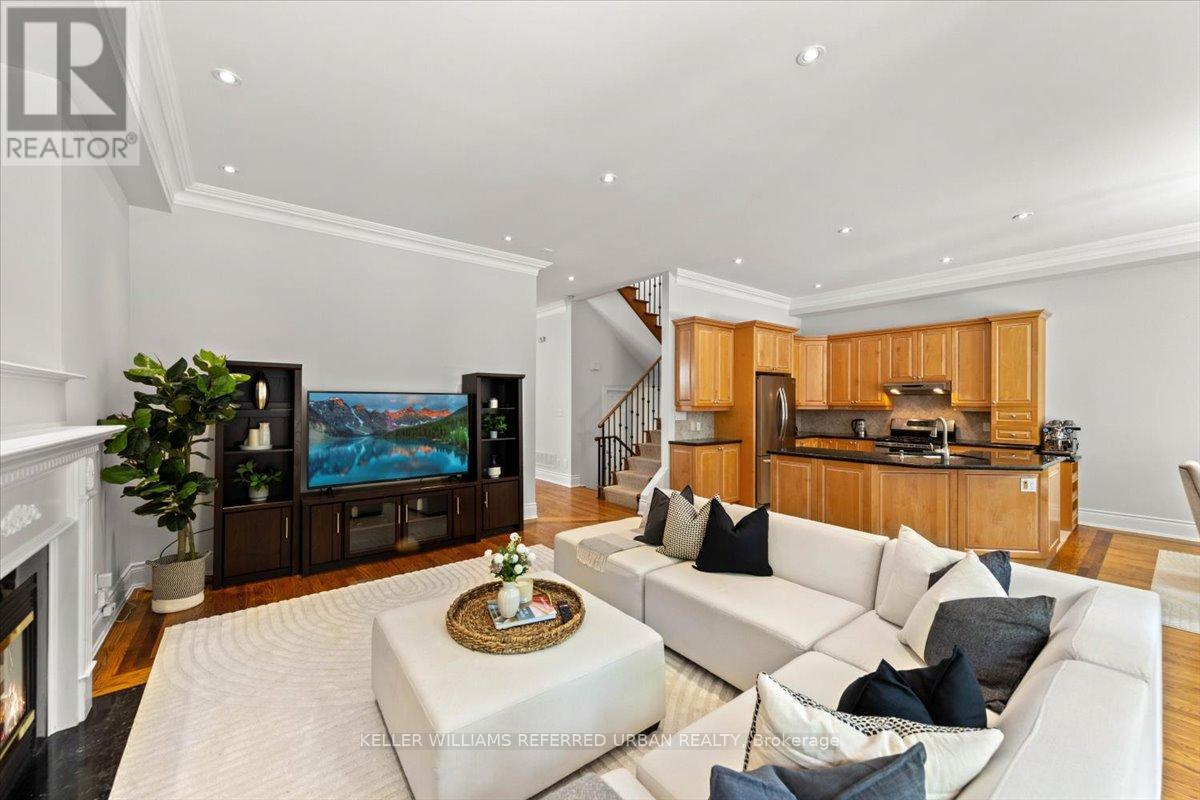 6 Wentworth Avenue, Toronto, Ontario  M2N 1T6 - Photo 9 - C13478200