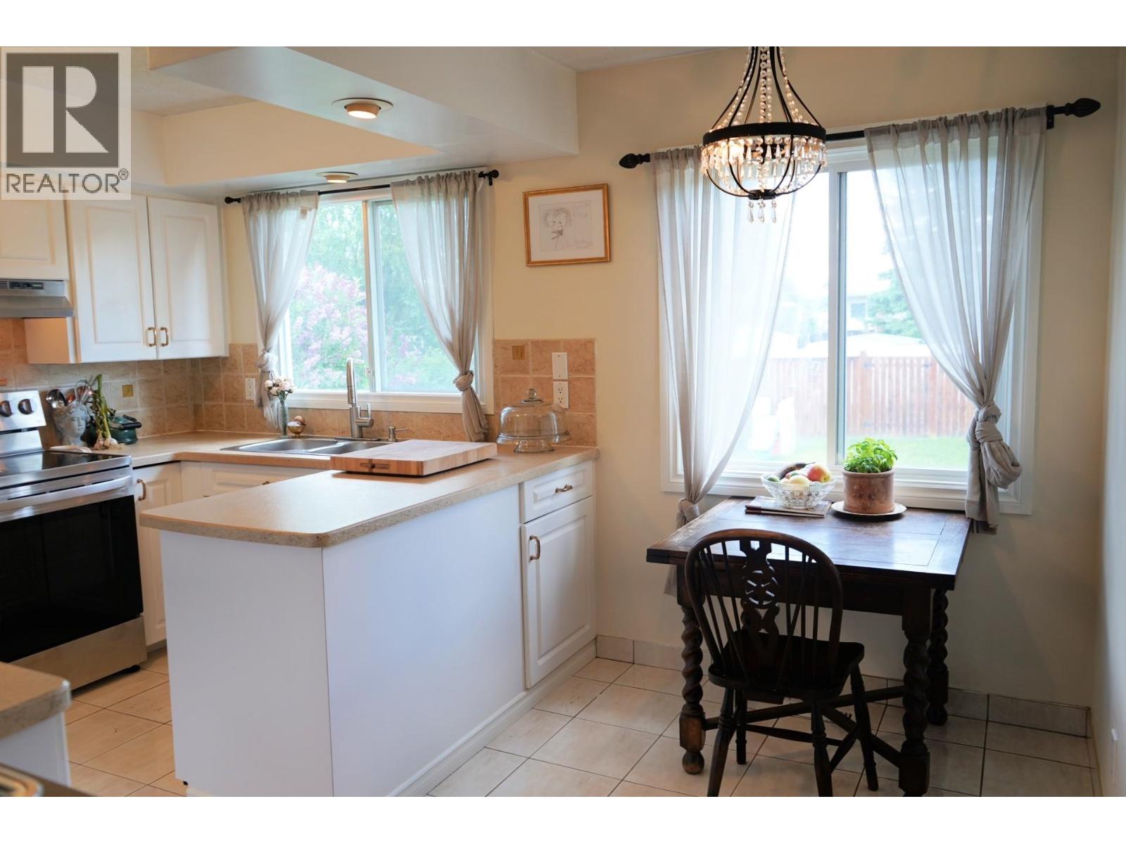 9312 106 Avenue, Fort St. John, British Columbia  V1J 2N4 - Photo 3 - R3138821