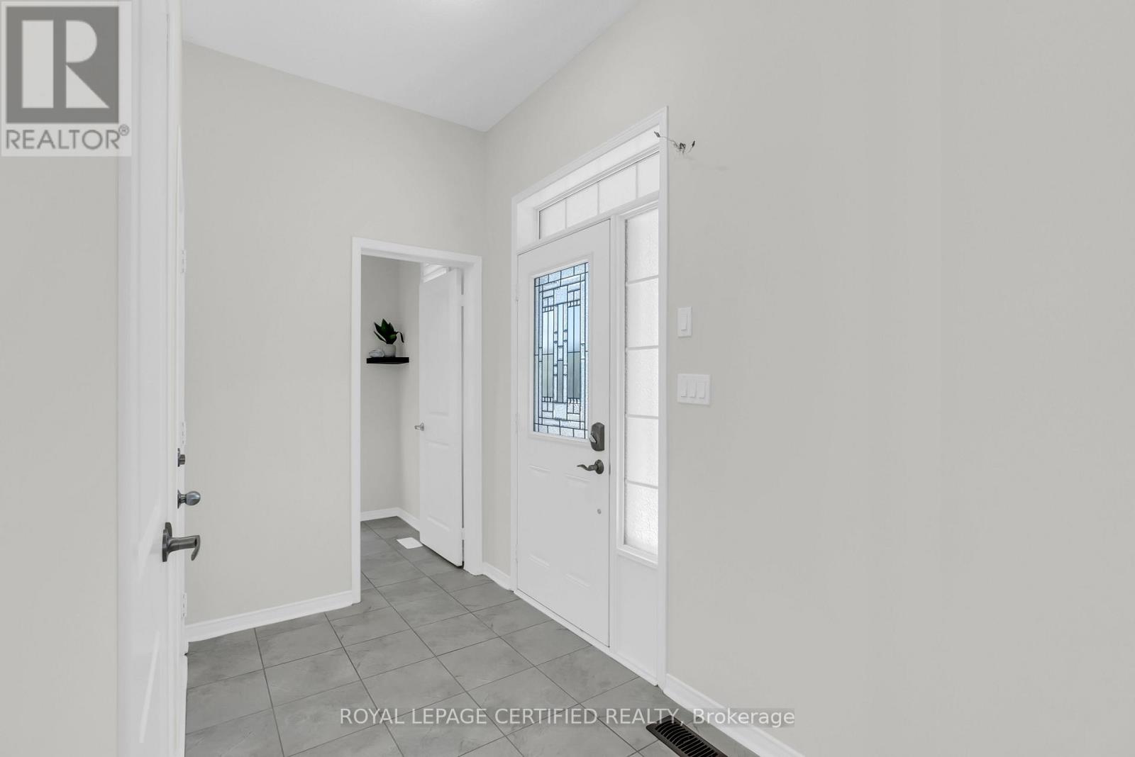 59 Rimrock Crescent, Whitby, Ontario  L1N 0E5 - Photo 7 - E13478072