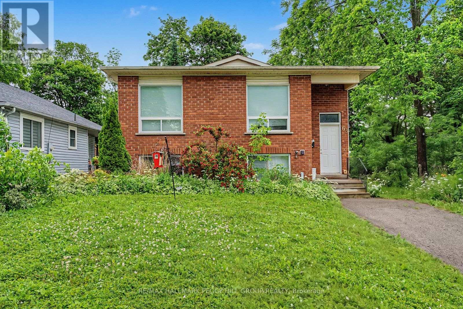 UPPER - 63 GUNN STREET, Barrie, Ontario