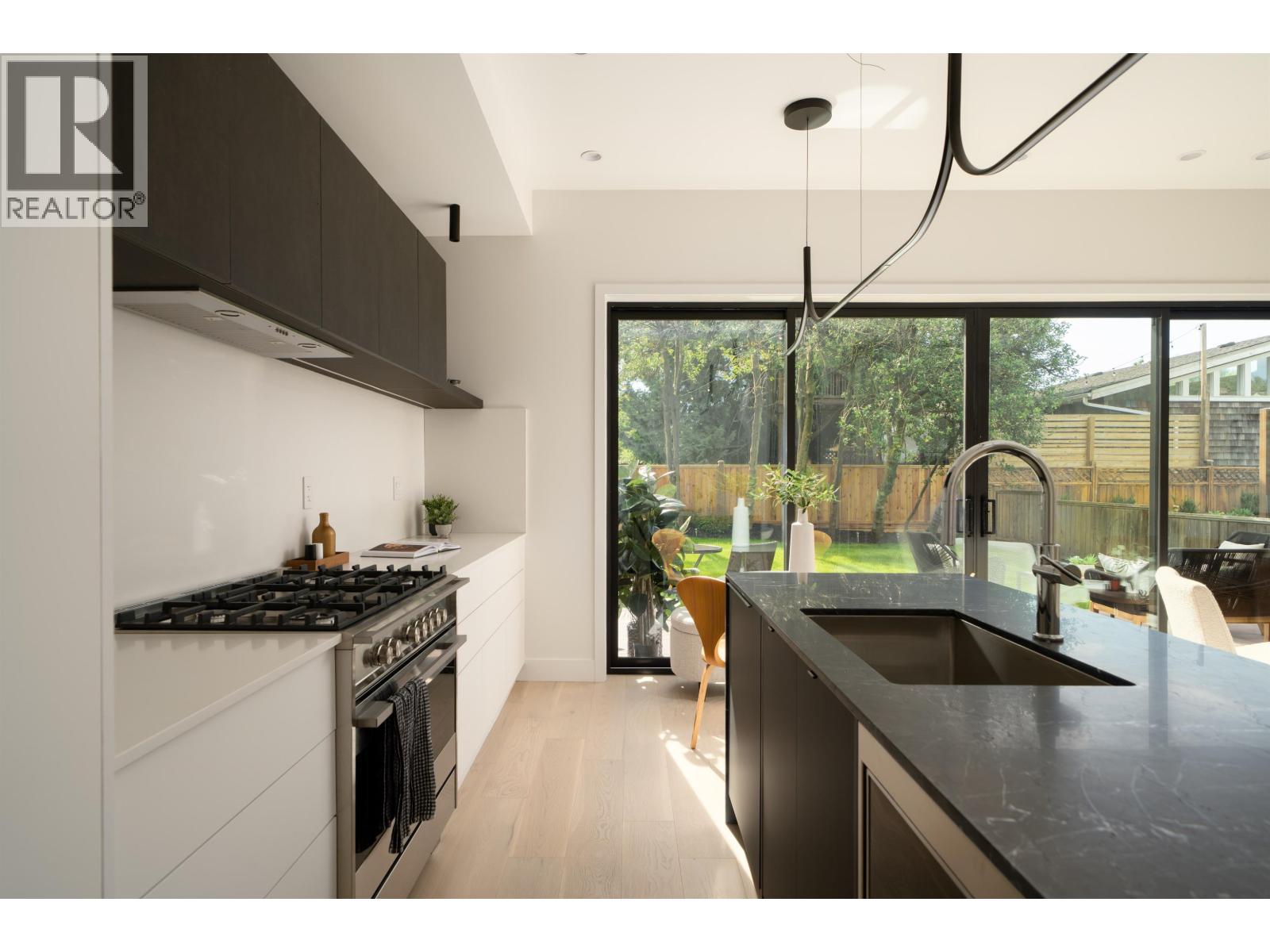 2 4161 Windsor Street, Vancouver, British Columbia  V5V 4P2 - Photo 11 - R3138512