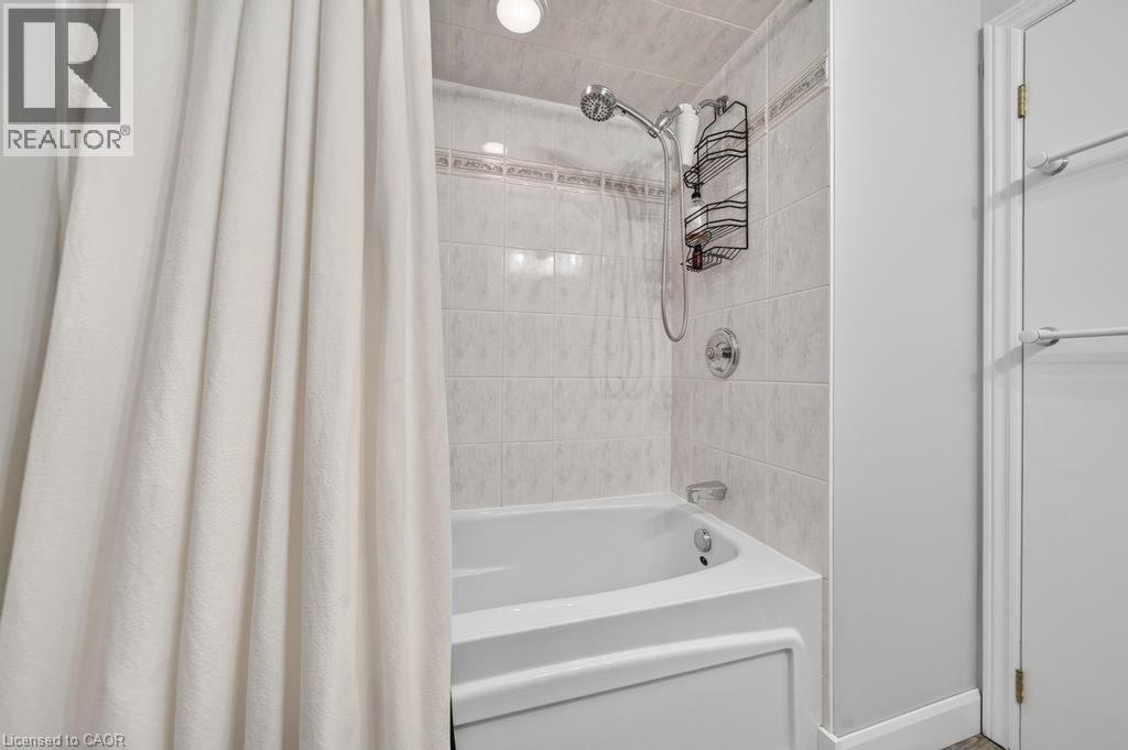 2209 Caroline Street, Burlington, Ontario  L7R 1M4 - Photo 18 - 40841392