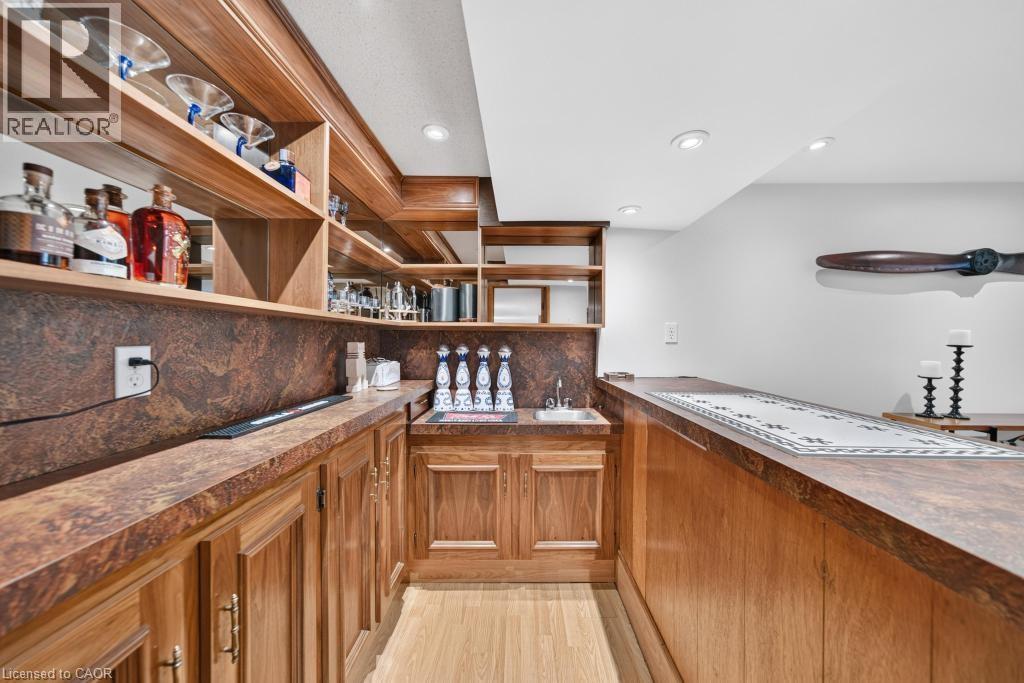 2209 Caroline Street, Burlington, Ontario  L7R 1M4 - Photo 33 - 40841392