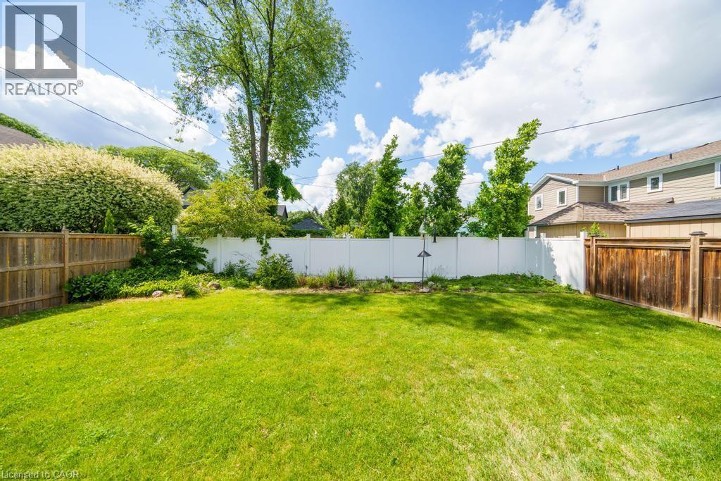 2209 Caroline Street, Burlington, Ontario  L7R 1M4 - Photo 41 - 40841392