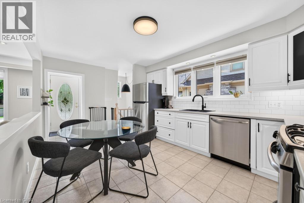 2209 Caroline Street, Burlington, Ontario  L7R 1M4 - Photo 7 - 40841392