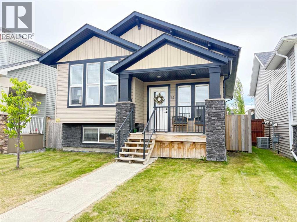 14 Village Crescent, Red Deer, Alberta  T4R 0P3 - Photo 1 - A2319473