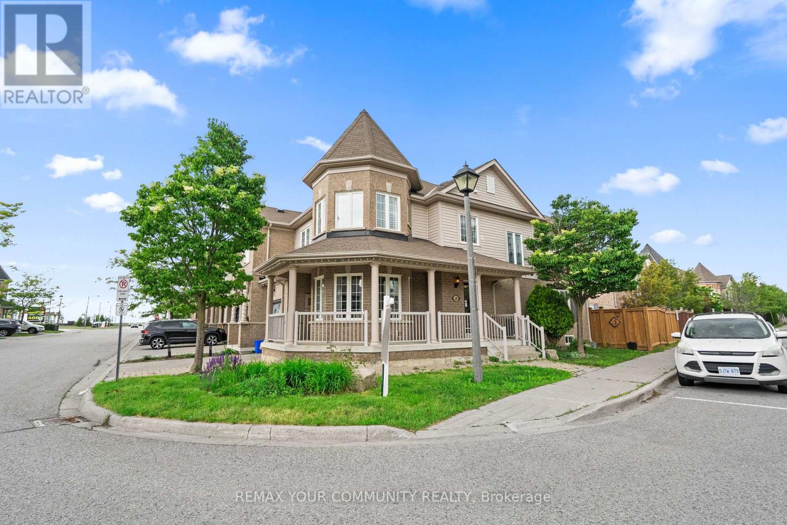 18 TELSTAR WAY, Whitby, Ontario