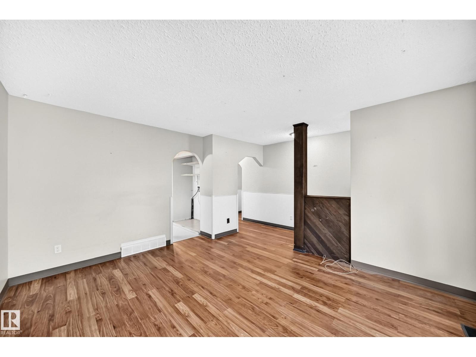 1816 48 St NW, Edmonton, Alberta  T6L 2X6 - Photo 10 - E4495180
