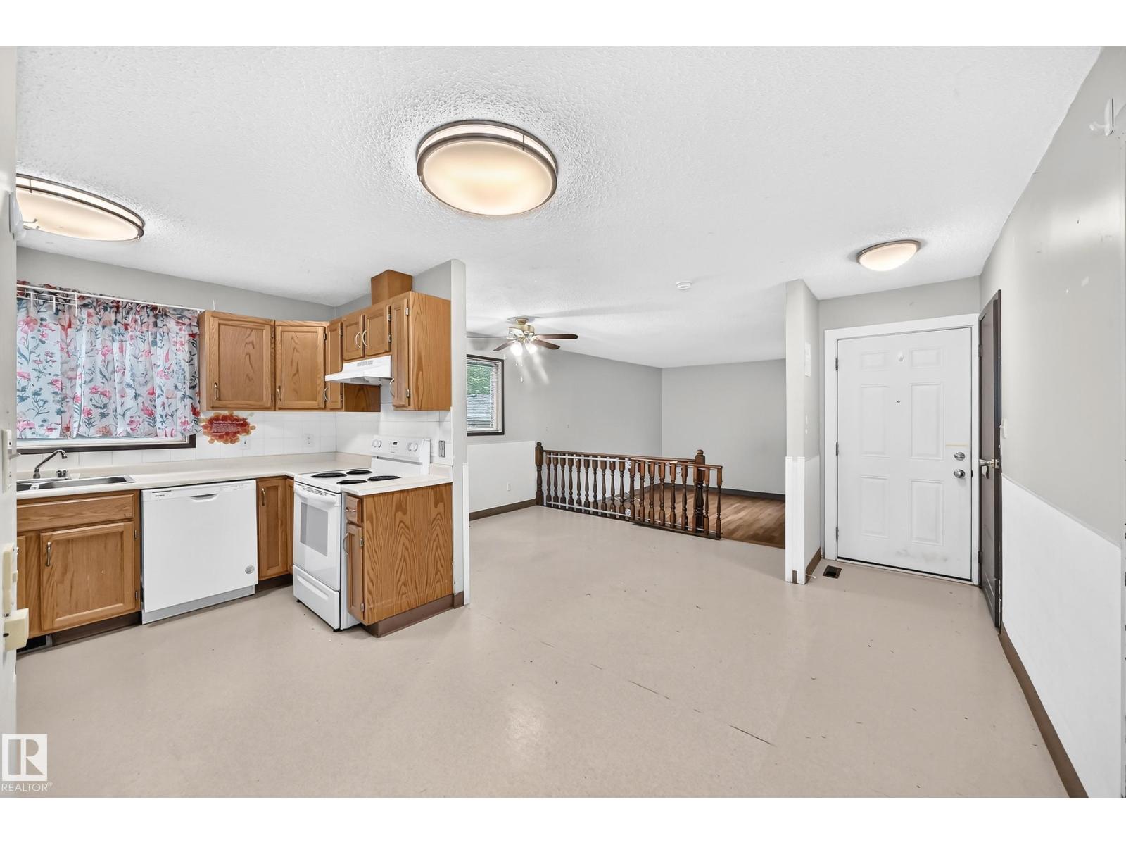 1816 48 St NW, Edmonton, Alberta  T6L 2X6 - Photo 13 - E4495180
