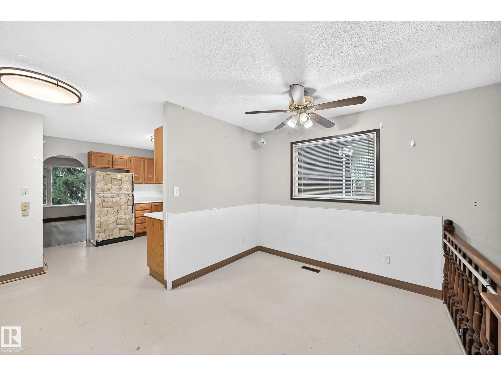 1816 48 St NW, Edmonton, Alberta  T6L 2X6 - Photo 14 - E4495180