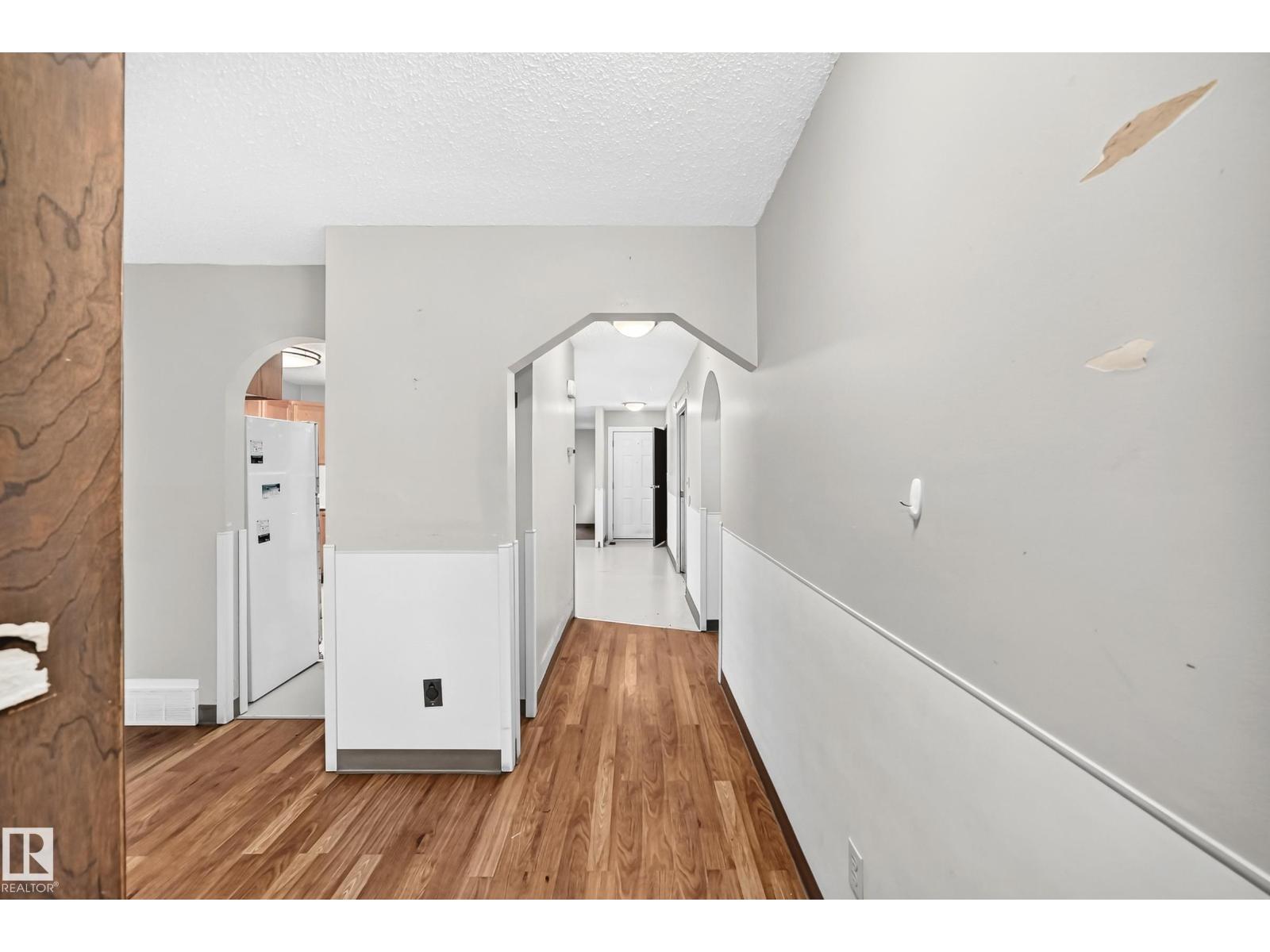 1816 48 St NW, Edmonton, Alberta  T6L 2X6 - Photo 3 - E4495180