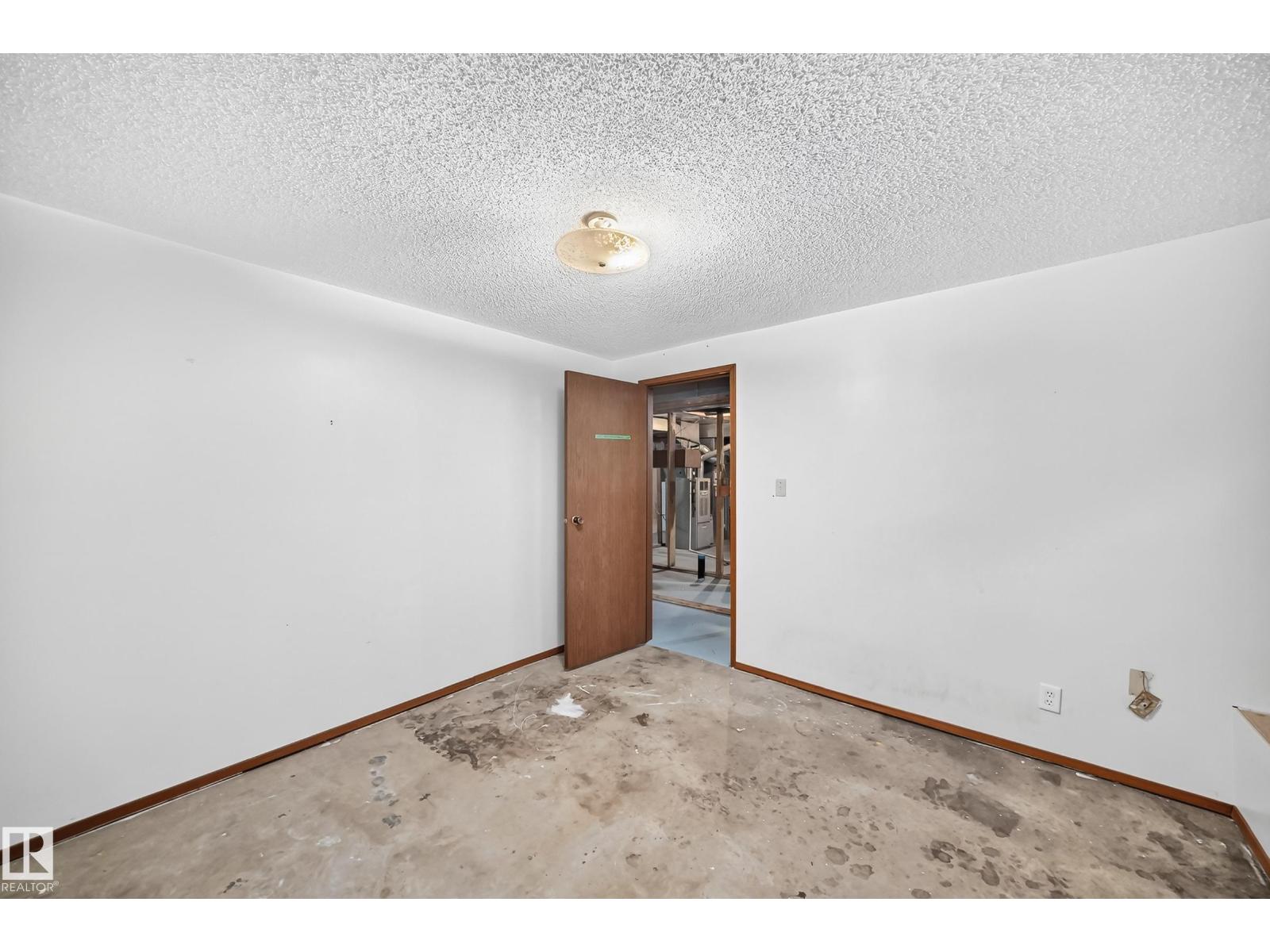 1816 48 St NW, Edmonton, Alberta  T6L 2X6 - Photo 34 - E4495180