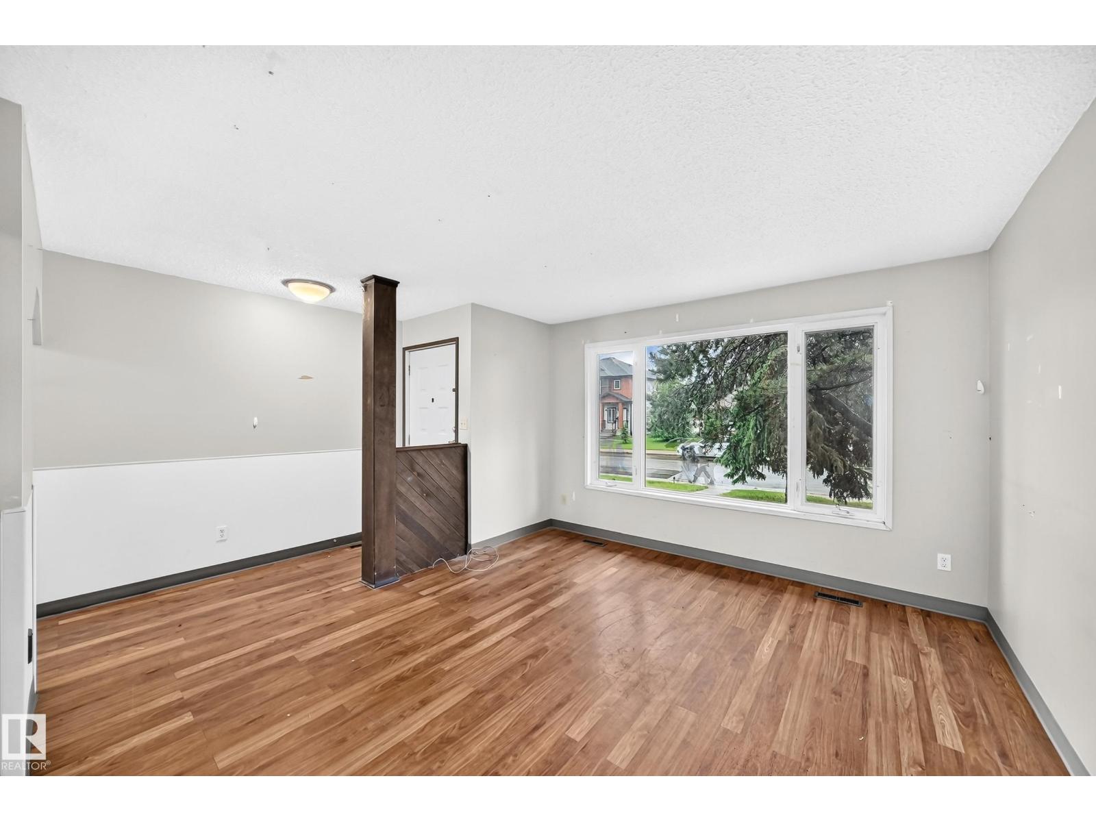 1816 48 St NW, Edmonton, Alberta  T6L 2X6 - Photo 8 - E4495180