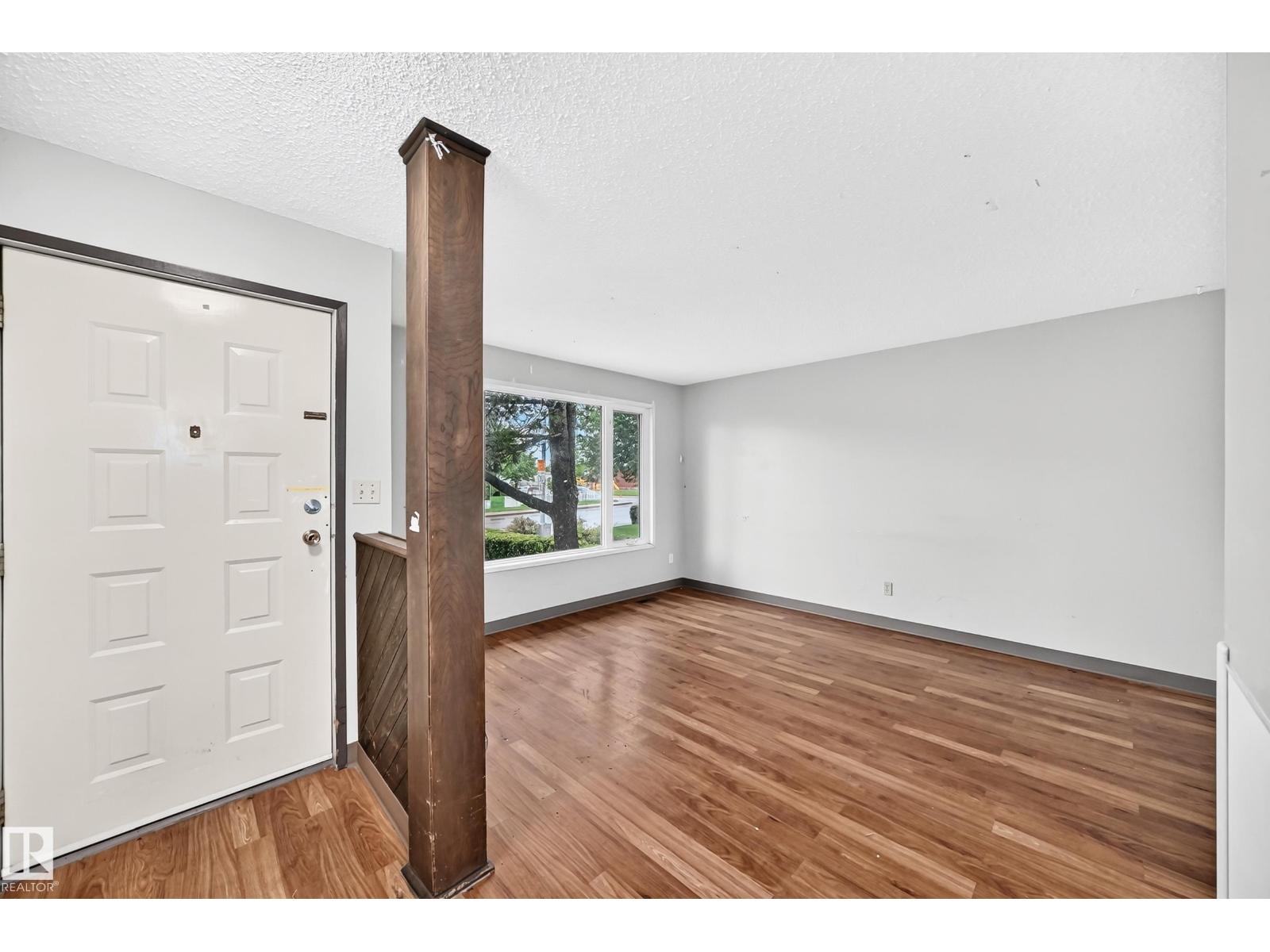 1816 48 St NW, Edmonton, Alberta  T6L 2X6 - Photo 9 - E4495180