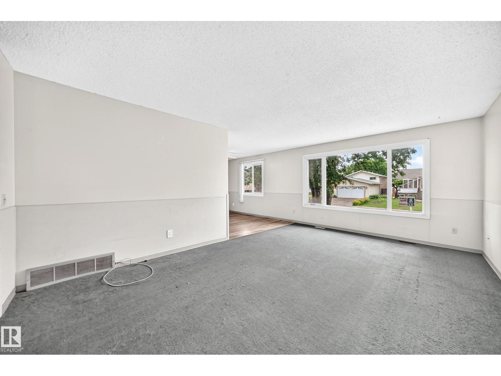 2071 49a St NW, Edmonton, Alberta  T6L 2W9 - Photo 15 - E4495182