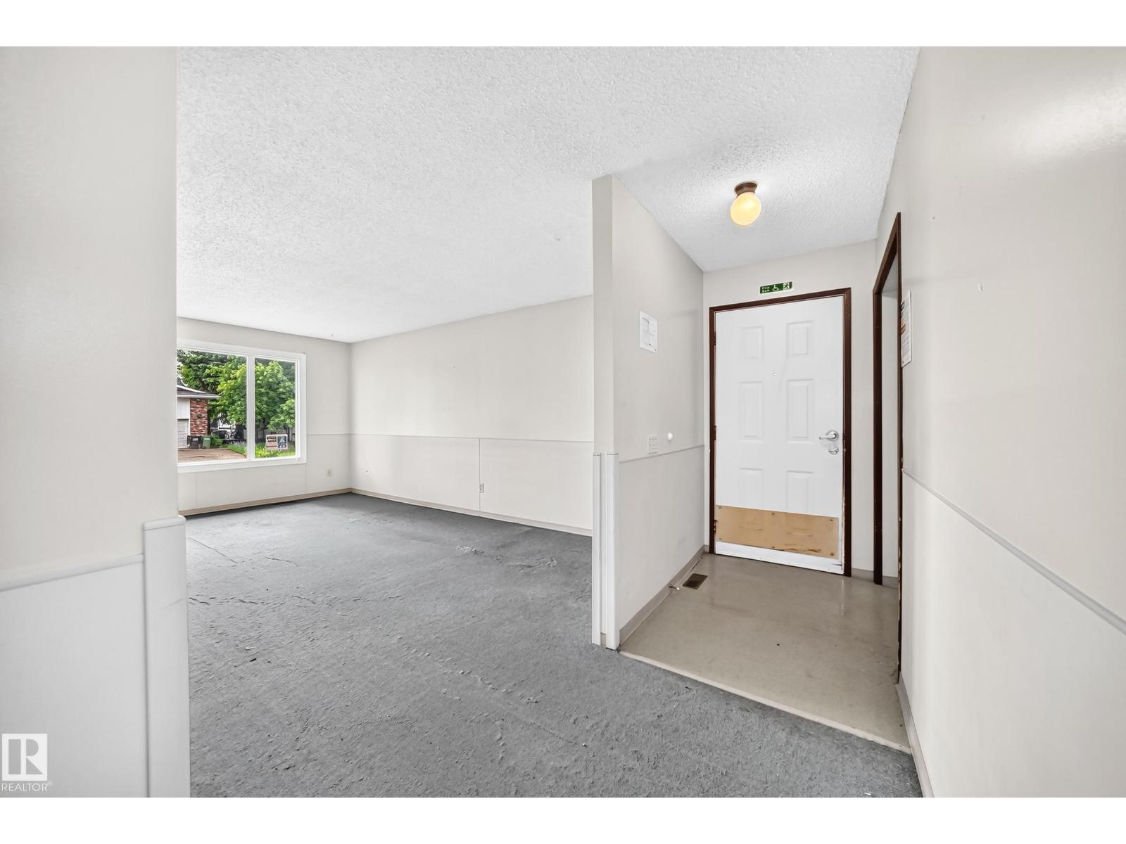 2071 49a St NW, Edmonton, Alberta  T6L 2W9 - Photo 3 - E4495182