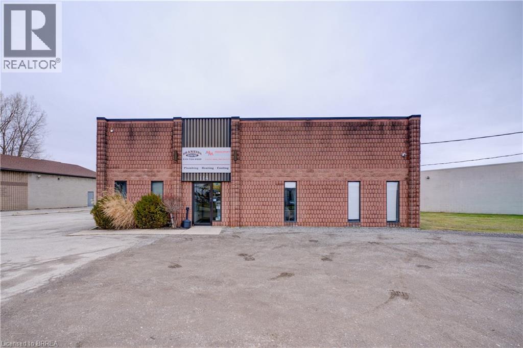 114 EASTON Road, Brantford, Ontario