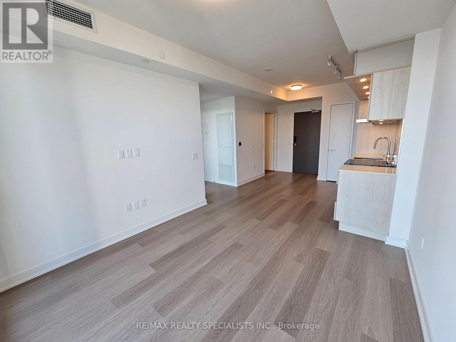 3810 - 448 BURNHAMTHORPE ROAD W