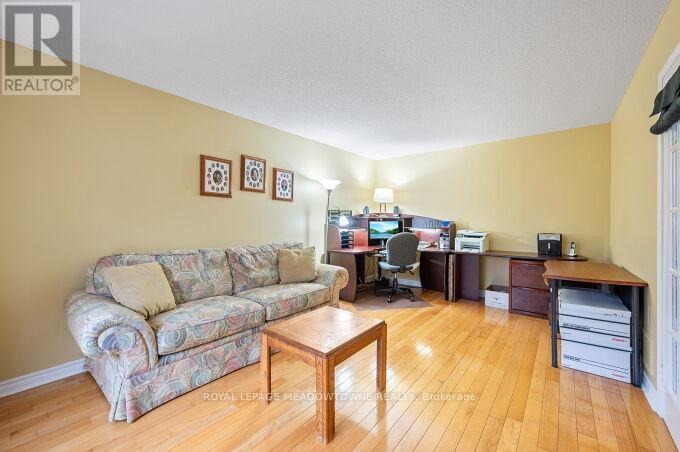 13 Mckee Drive, Caledon, Ontario  L7C 1G8 - Photo 10 - W13478224