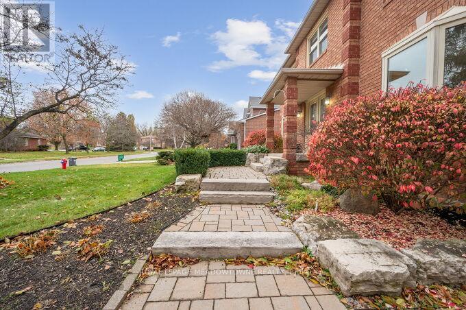 13 Mckee Drive, Caledon, Ontario  L7C 1G8 - Photo 6 - W13478224