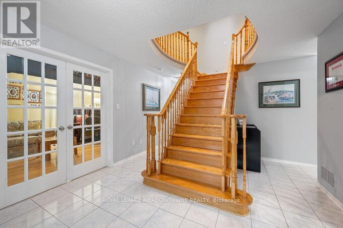 13 Mckee Drive, Caledon, Ontario  L7C 1G8 - Photo 8 - W13478224