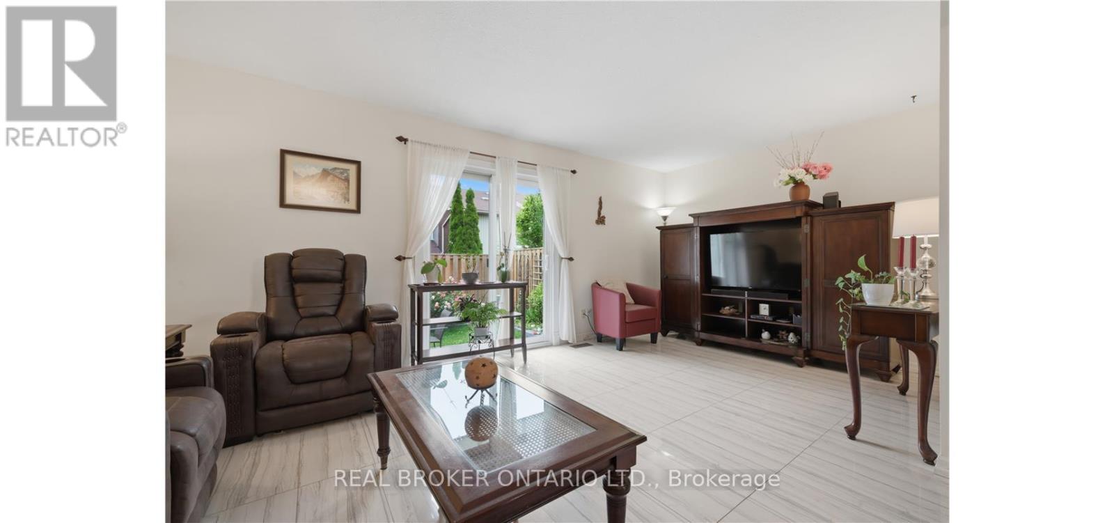 81 Permfield Path, Toronto, Ontario  M9C 4Y5 - Photo 5 - W13475572