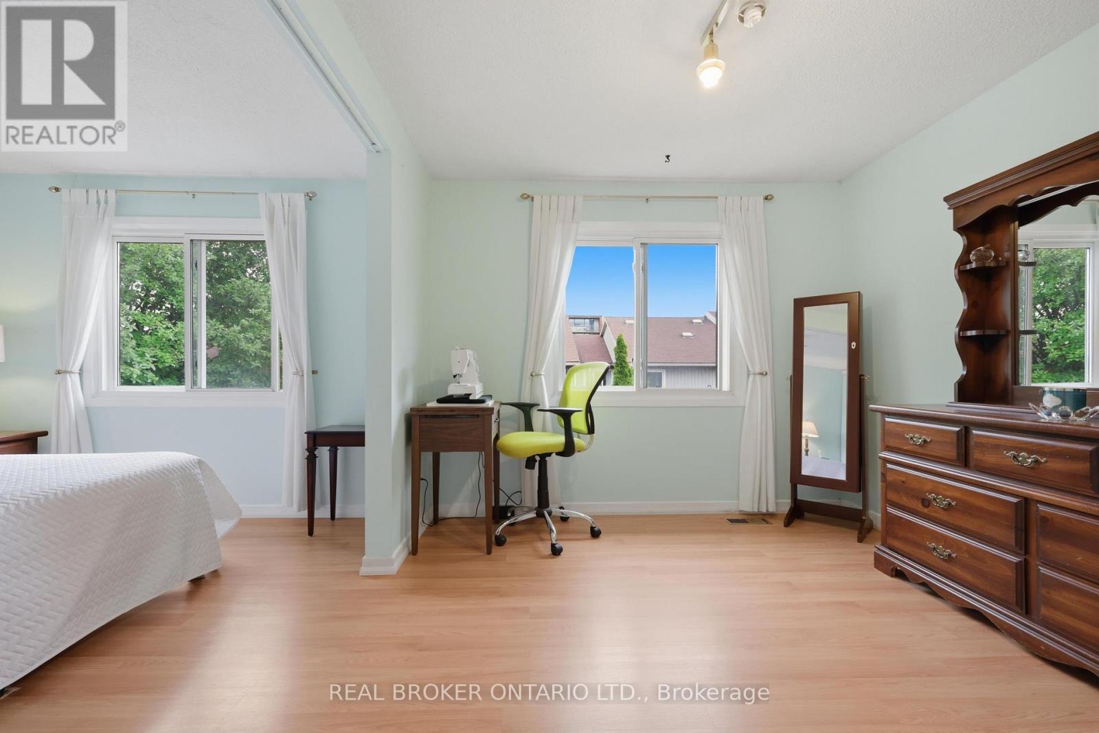 81 Permfield Path, Toronto, Ontario  M9C 4Y5 - Photo 13 - W13475572