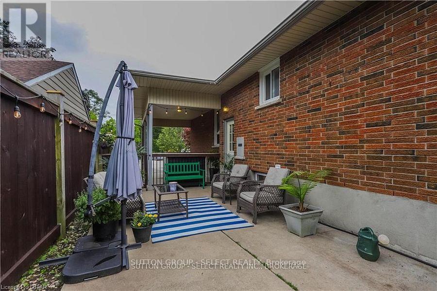 566 Chester Street, London South, Ontario  N6C 2J9 - Photo 2 - X13444678