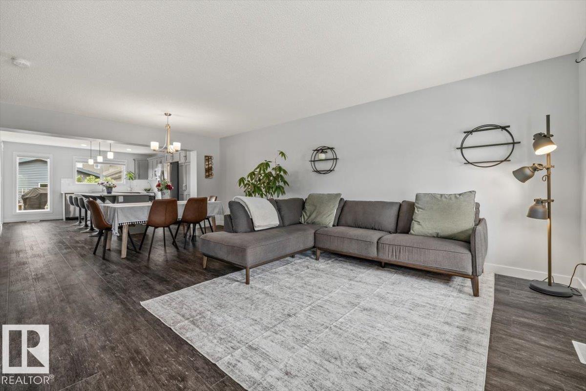 2043 Graydon Hill Cr SW, Edmonton, Alberta  T6W 4C5 - Photo 5 - E4495184